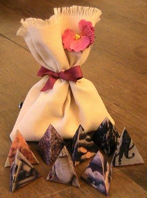 2006_sachet_pyramide